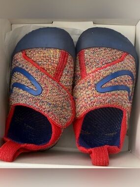 Nike flyknit Kids Multicolor Slip-On Sneakers with Blue Sole